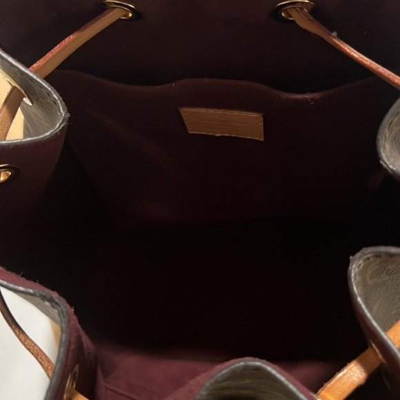 Louis Vuitton backpack - Picture 9 of 13